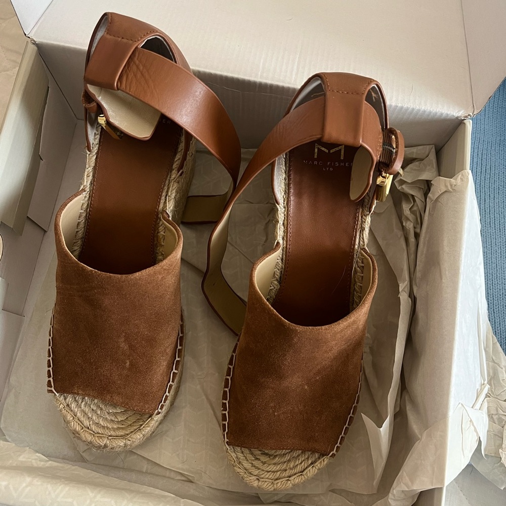 Marc Fisher Adalyn wedge - Picture 3 of 4